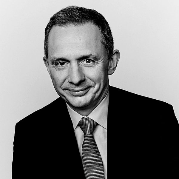 Enrique Lores
